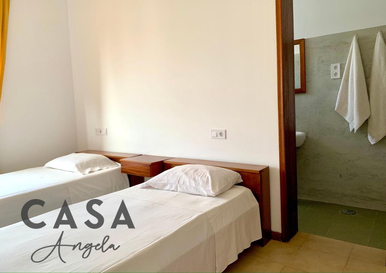 Residencial Casa Angela Hotel Espargos Exterior photo