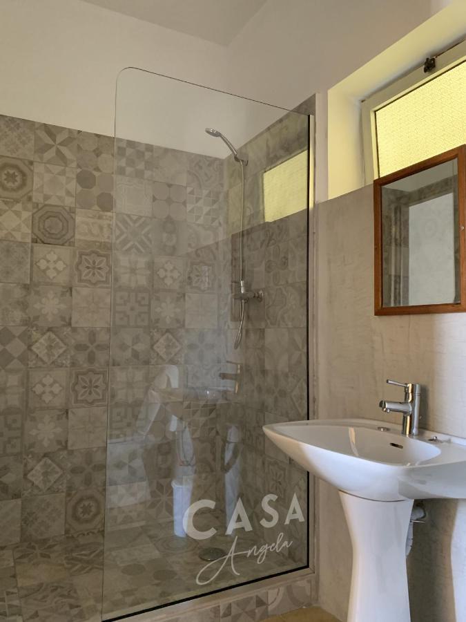 Residencial Casa Angela Hotel Espargos Exterior photo